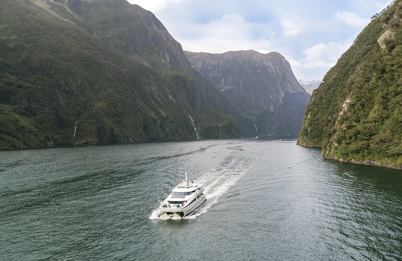 1-day-Milford-Sound-Boat-Cruising