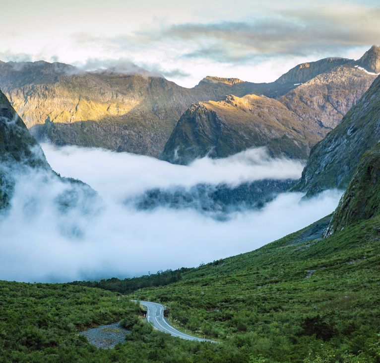 Relax and unwind in Milford Sound Cleddau Valley - Milford Road