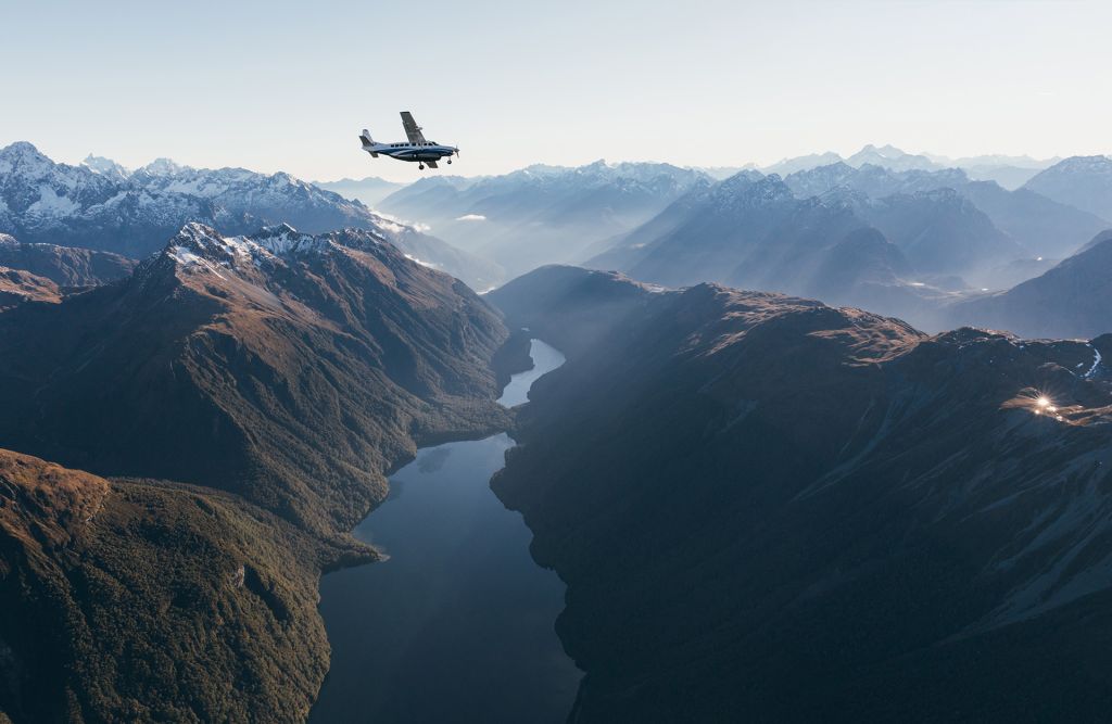 Milford-Sound-Helicopter-Tour-Fly