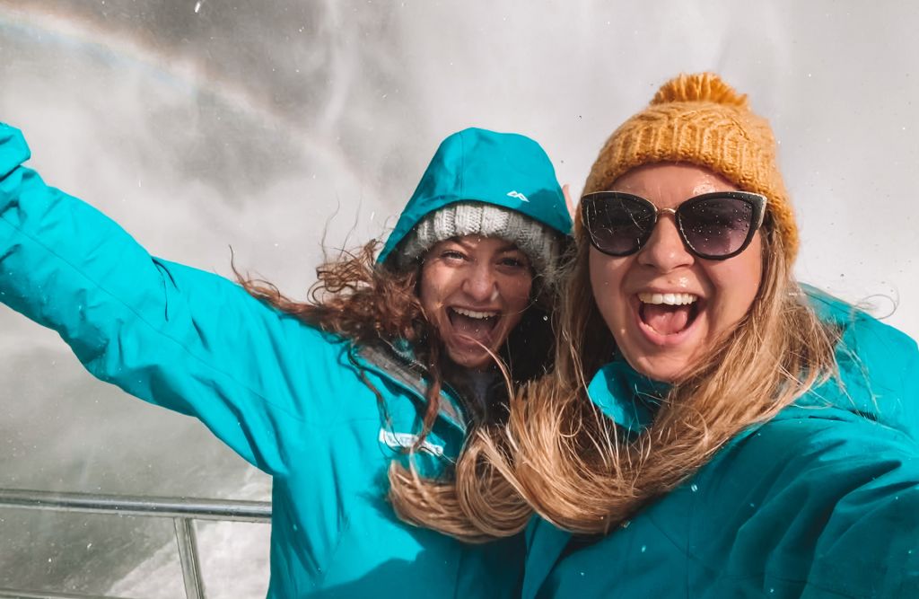 Milford Sound - Waterfalls in glaciers